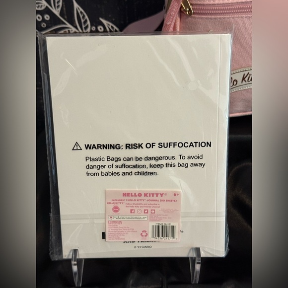 Hello Kitty Pink Backpack with Stationery Set - Picture 3 of 8